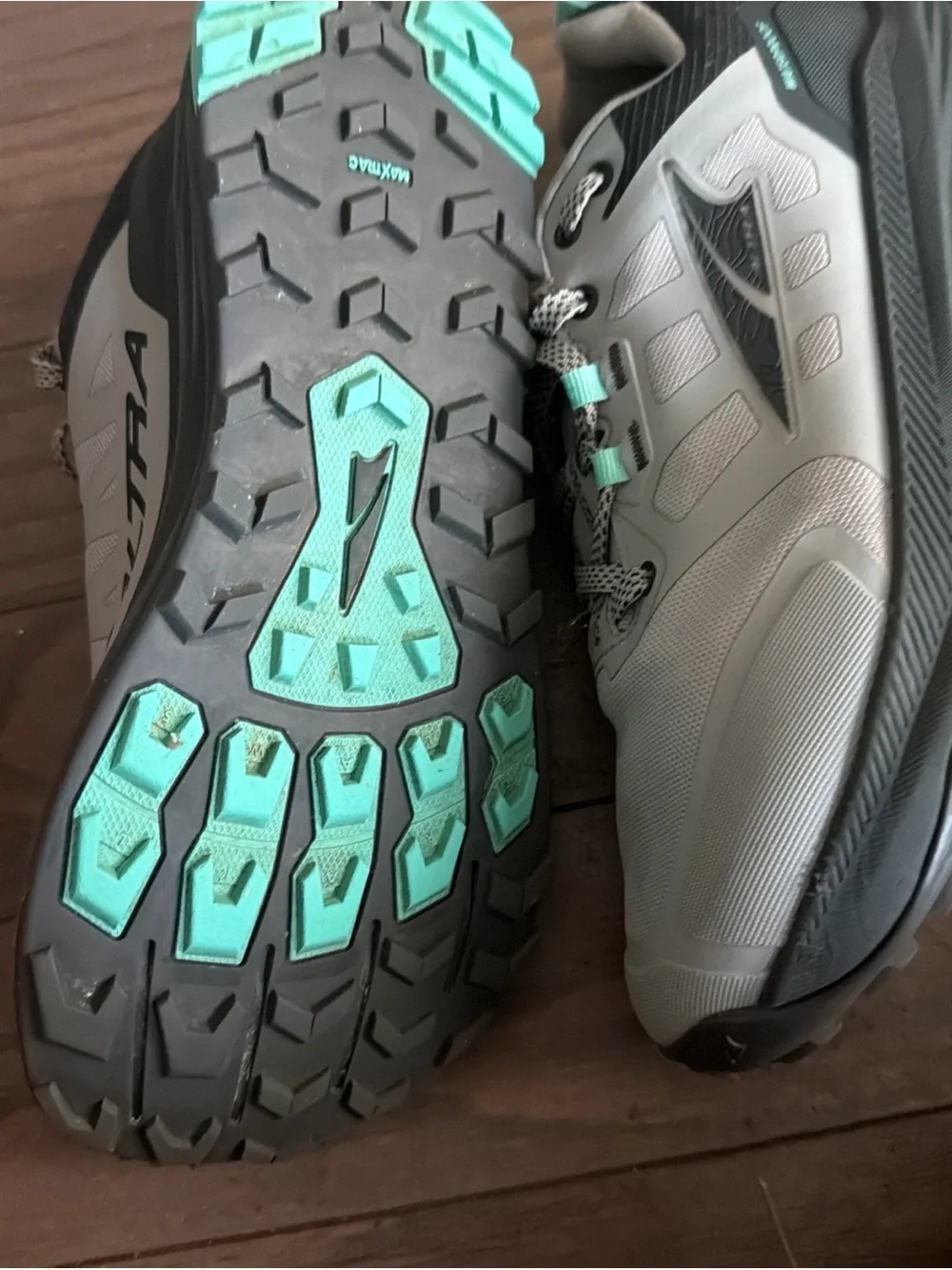 Altra Lone Peak waterproof sz 8